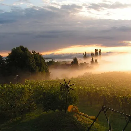 Weingut Leopold Dietrich Гамлиц