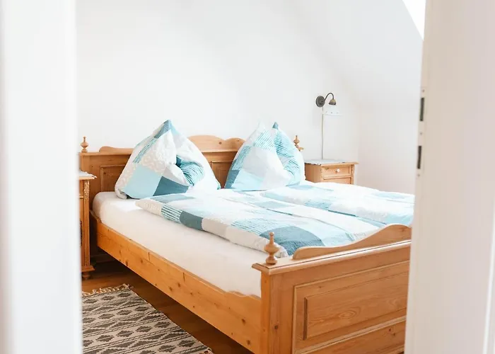 Weingut Leopold Dietrich * غامليتز